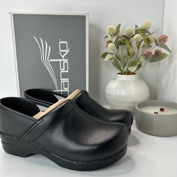 Dansko Shoes - Dansko Wide Pro Box Clog Black Nursing Shoe Women 40/9.5 NWB Comfort Shoe